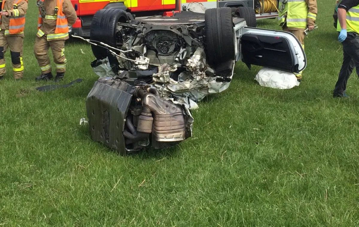 Porsche 911 GT3 RS, mega crash sull’isola di Man [Foto] (2)