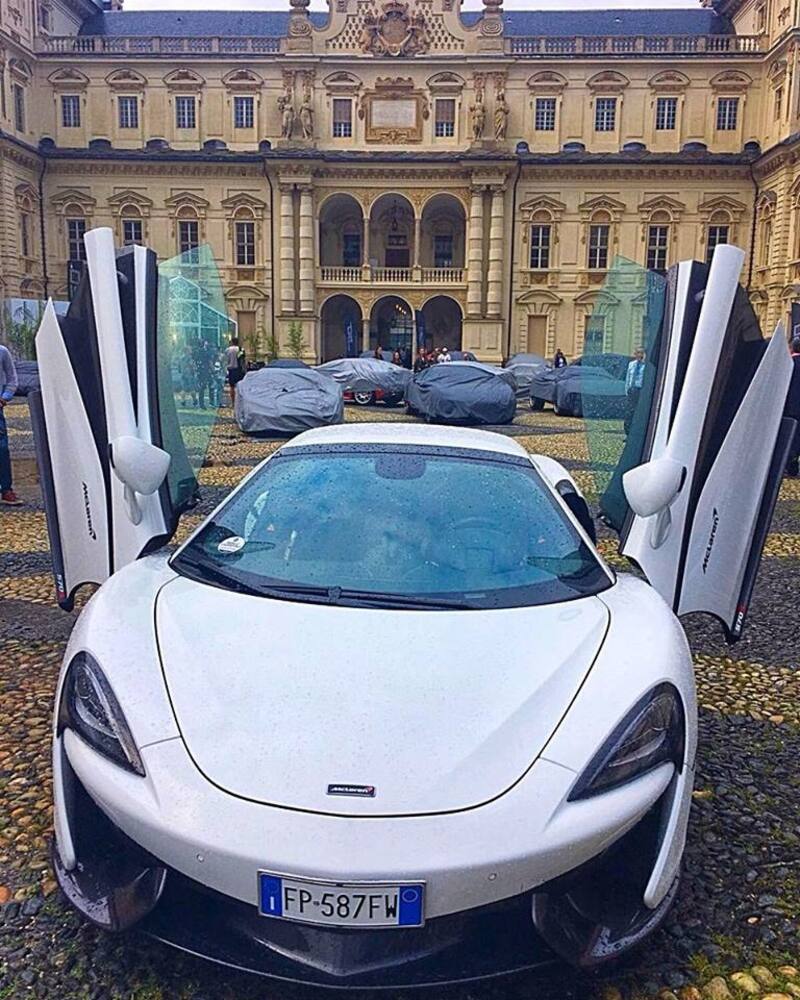 La 570S McLaren, prima della sfilata al Parco del Valentino