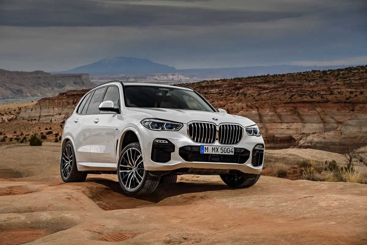 BMW X5, i prezzi: si parte da 72.900 euro (2)