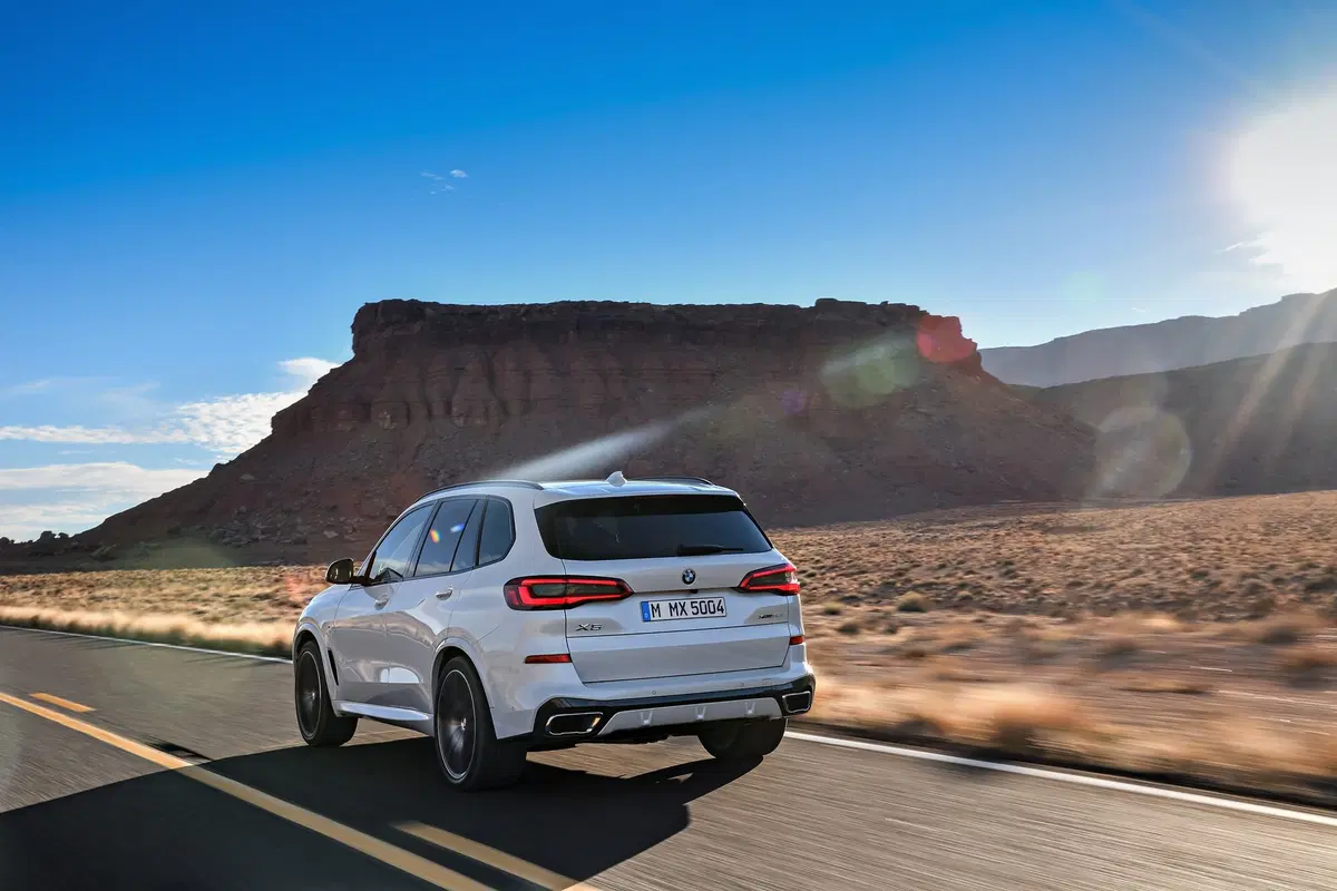 BMW X5, i prezzi: si parte da 72.900 euro (3)