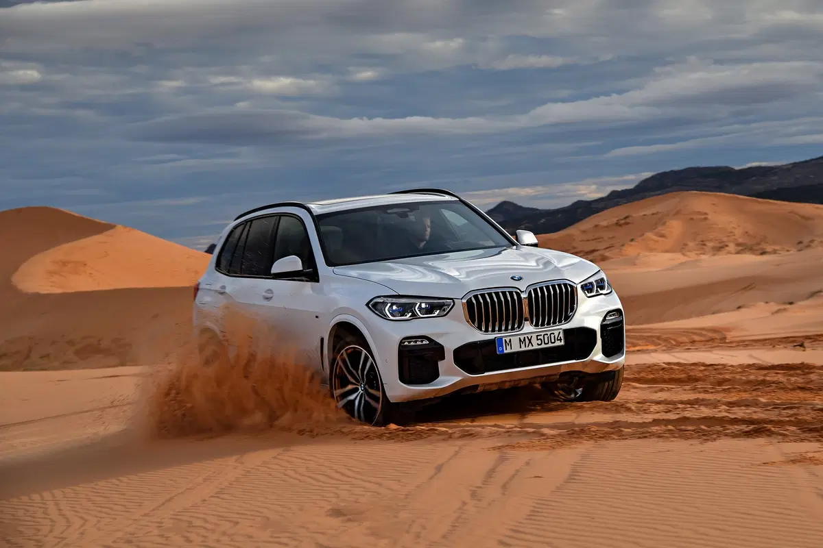 BMW X5, i prezzi: si parte da 72.900 euro (4)