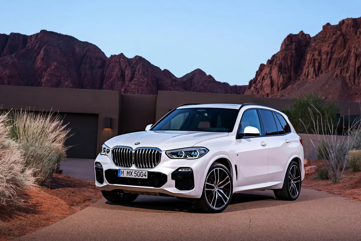 BMW X5, i prezzi: si parte da 72.900 euro (5)