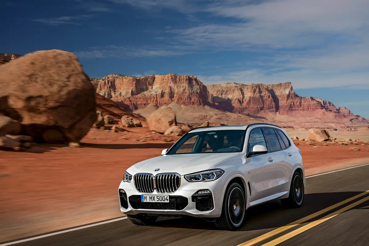BMW X5, i prezzi: si parte da 72.900 euro (9)
