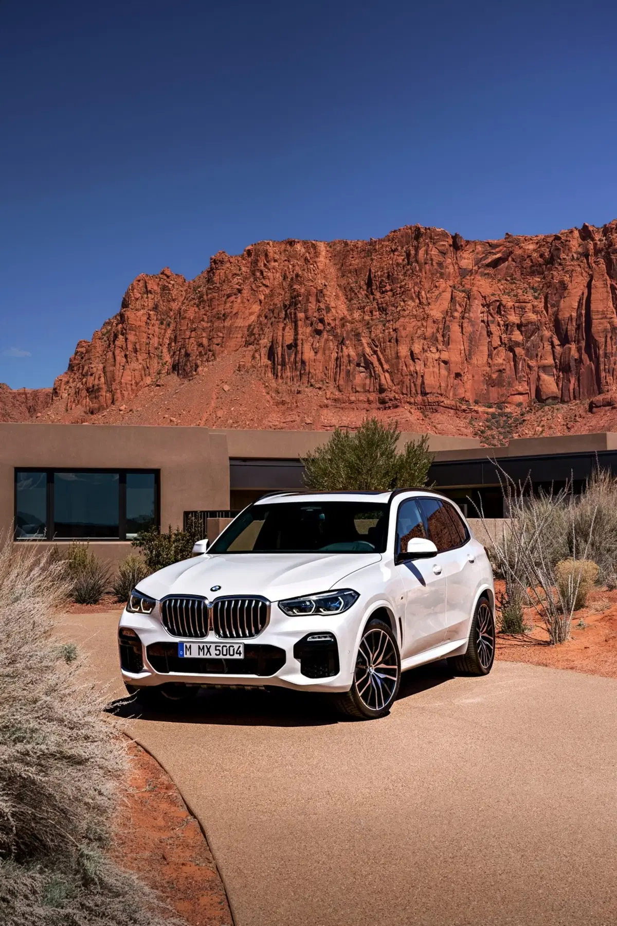 BMW X5, i prezzi: si parte da 72.900 euro (15)