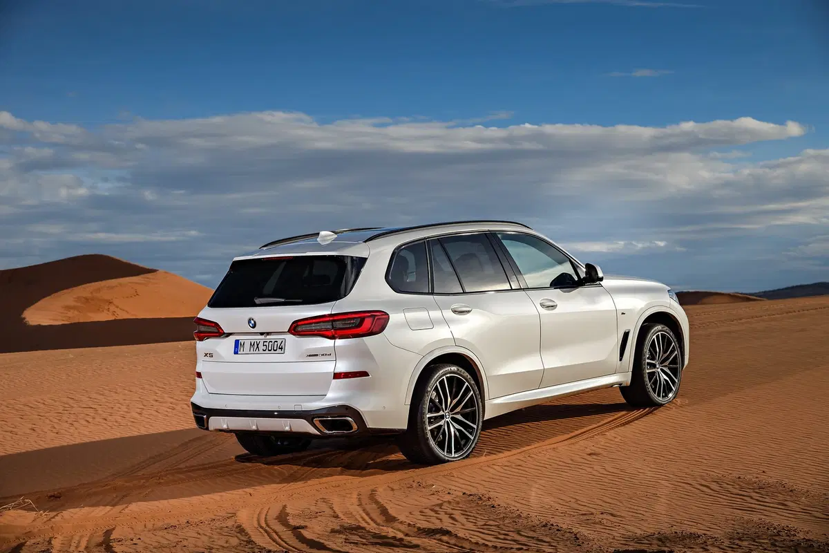 BMW X5, i prezzi: si parte da 72.900 euro (17)
