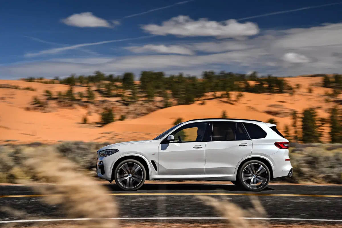 BMW X5, i prezzi: si parte da 72.900 euro (18)
