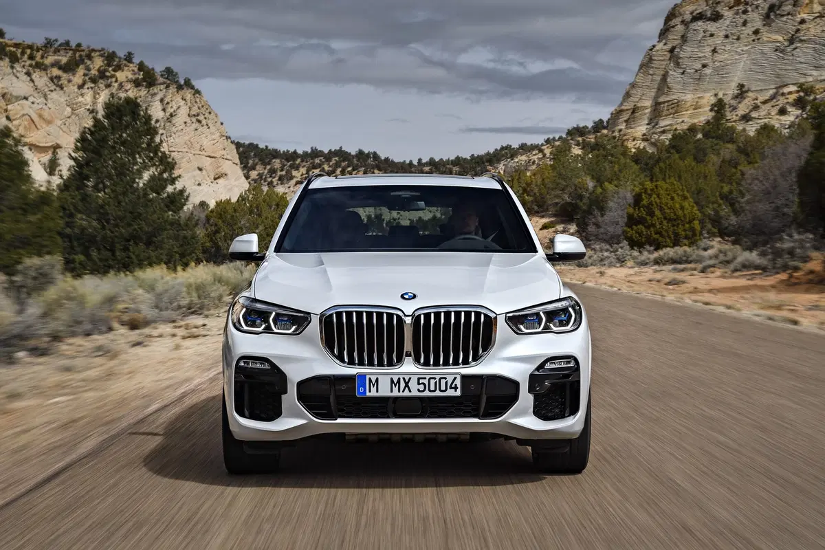 BMW X5, i prezzi: si parte da 72.900 euro (22)