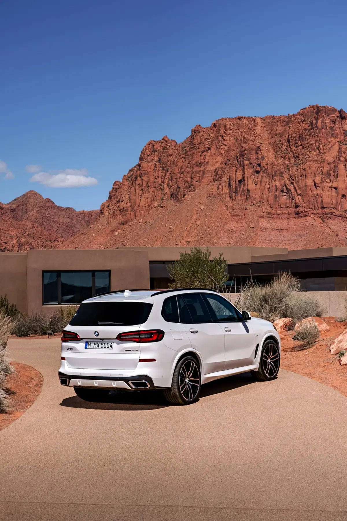 BMW X5, i prezzi: si parte da 72.900 euro (25)