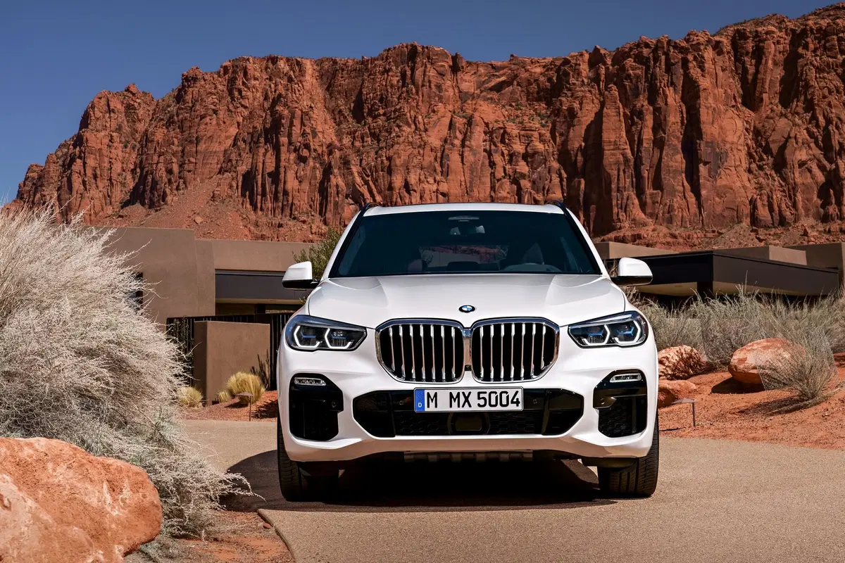BMW X5, i prezzi: si parte da 72.900 euro (26)