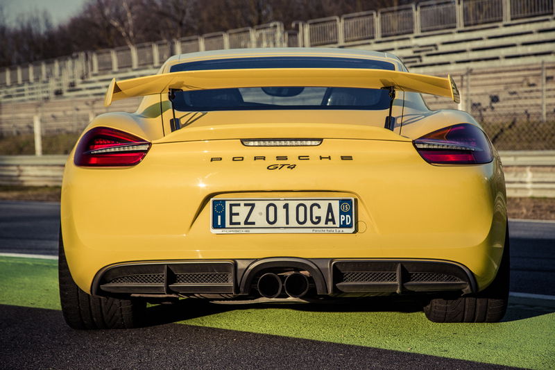 Le auto del Milione: Porsche Cayman GT4