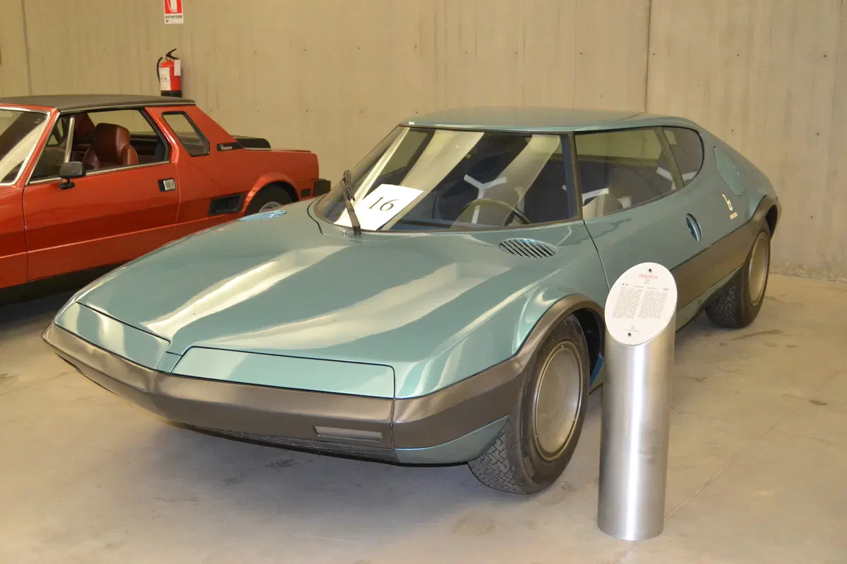 Automotoretrò 2016, i sensazionali prototipi della collezione Bertone (8)
