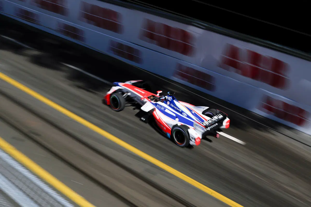 Formula E, ePrix di Zurigo: vince Di Grassi (11)