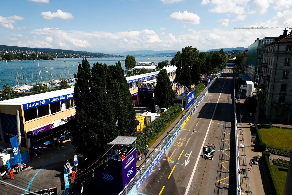 Formula E, ePrix di Zurigo: vince Di Grassi (16)