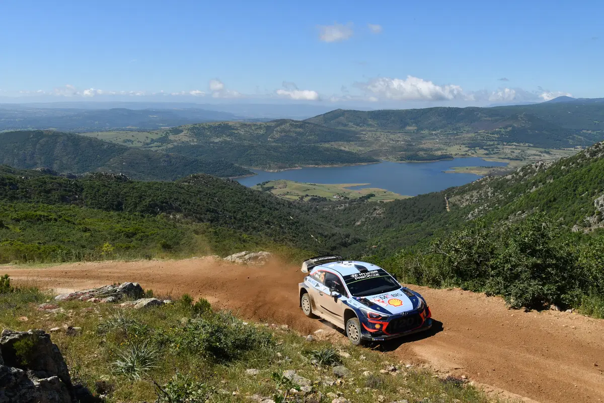 WRC18 Italia Sardegna. Neuville e Hyundai verso l’Infinito e oltre! (10)