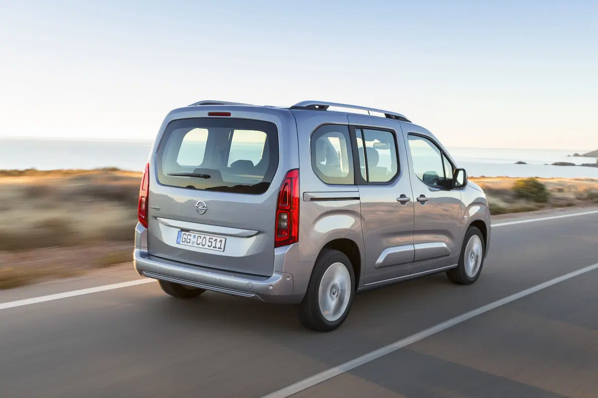 Opel Combo Life: ora disponibile in Italia, ecco i prezzi (8)