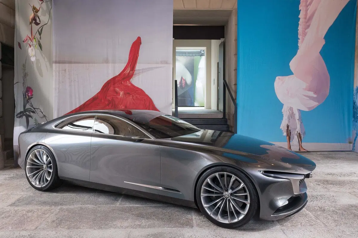 Mazda Vision Coupé a Milano, con il nuovo stile artistico della Casa giapponese [video] (3)