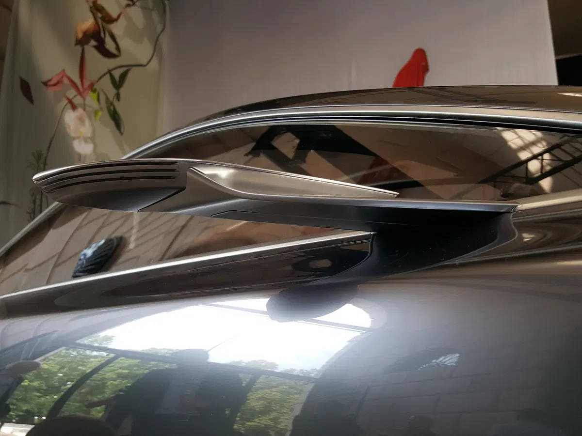 Mazda Vision Coupé a Milano, con il nuovo stile artistico della Casa giapponese [video] (4)