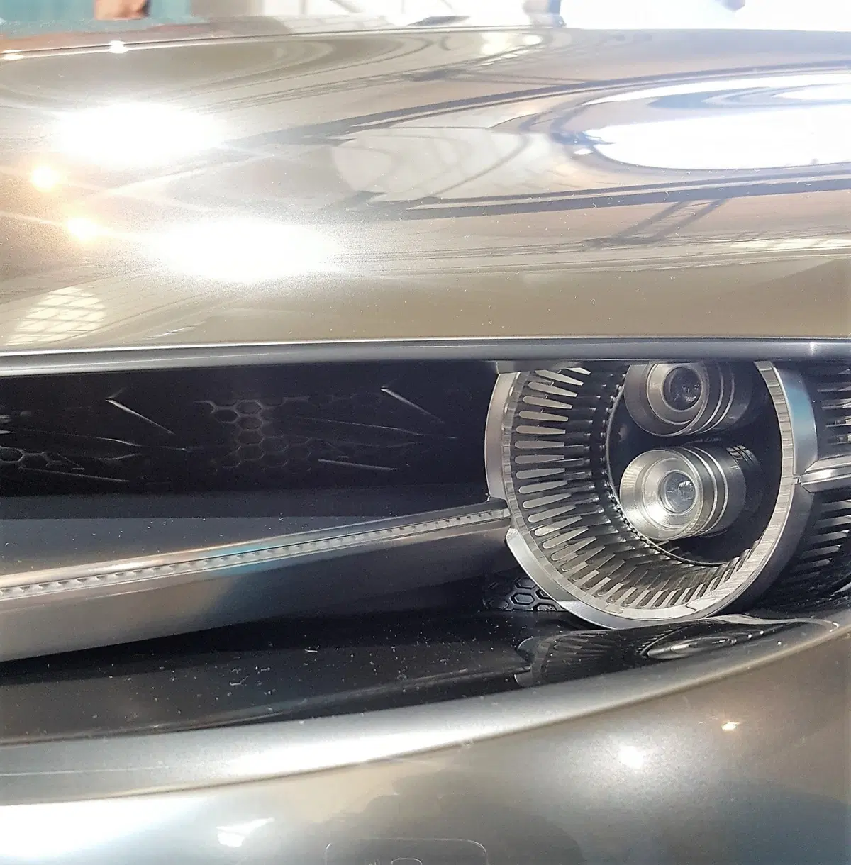 Mazda Vision Coupé a Milano, con il nuovo stile artistico della Casa giapponese [video] (6)
