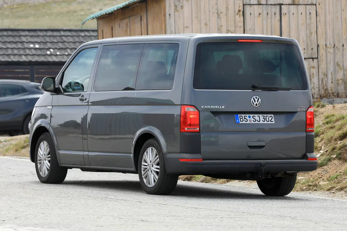 Volkswagen T7: ecco i muletti in strada (5)