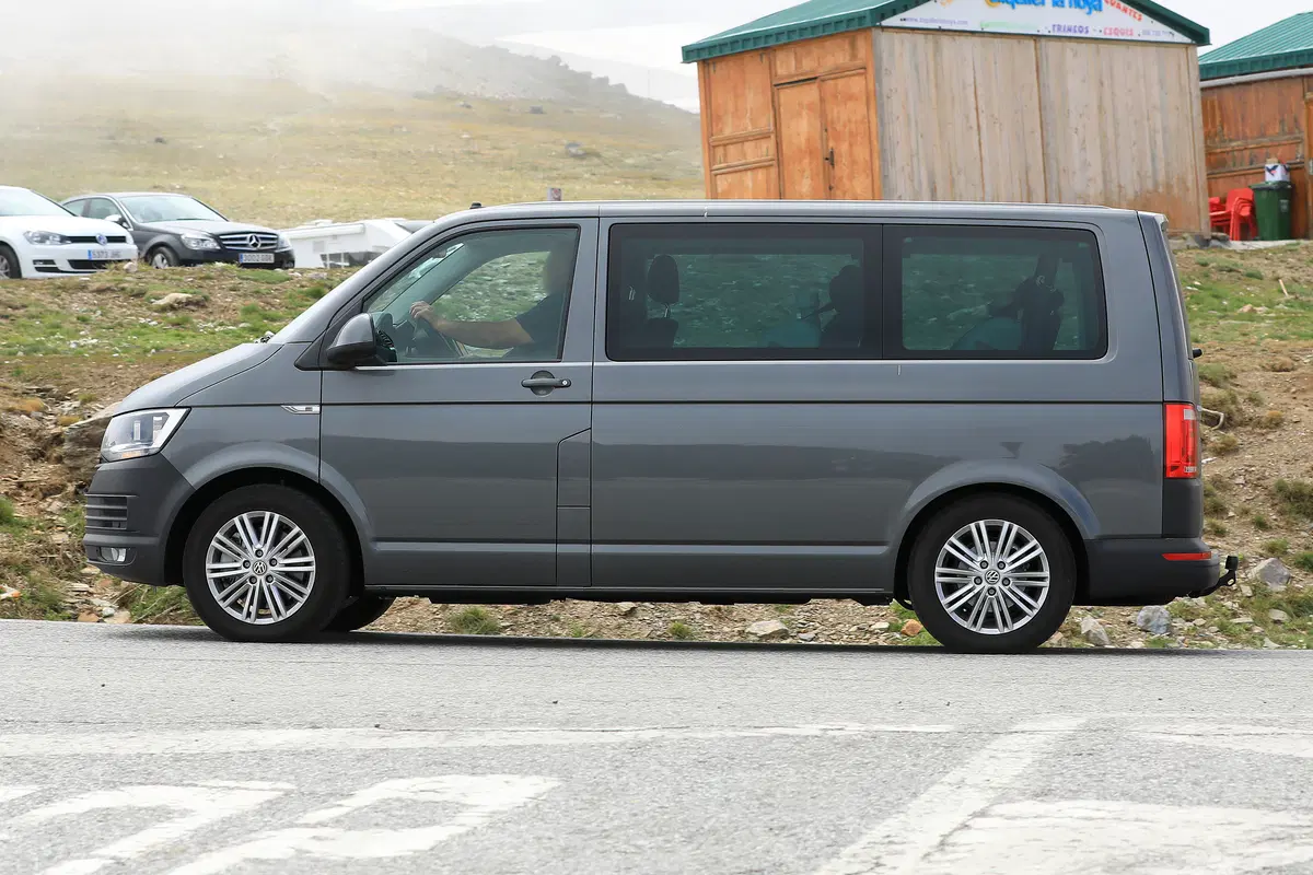 Volkswagen T7: ecco i muletti in strada (7)