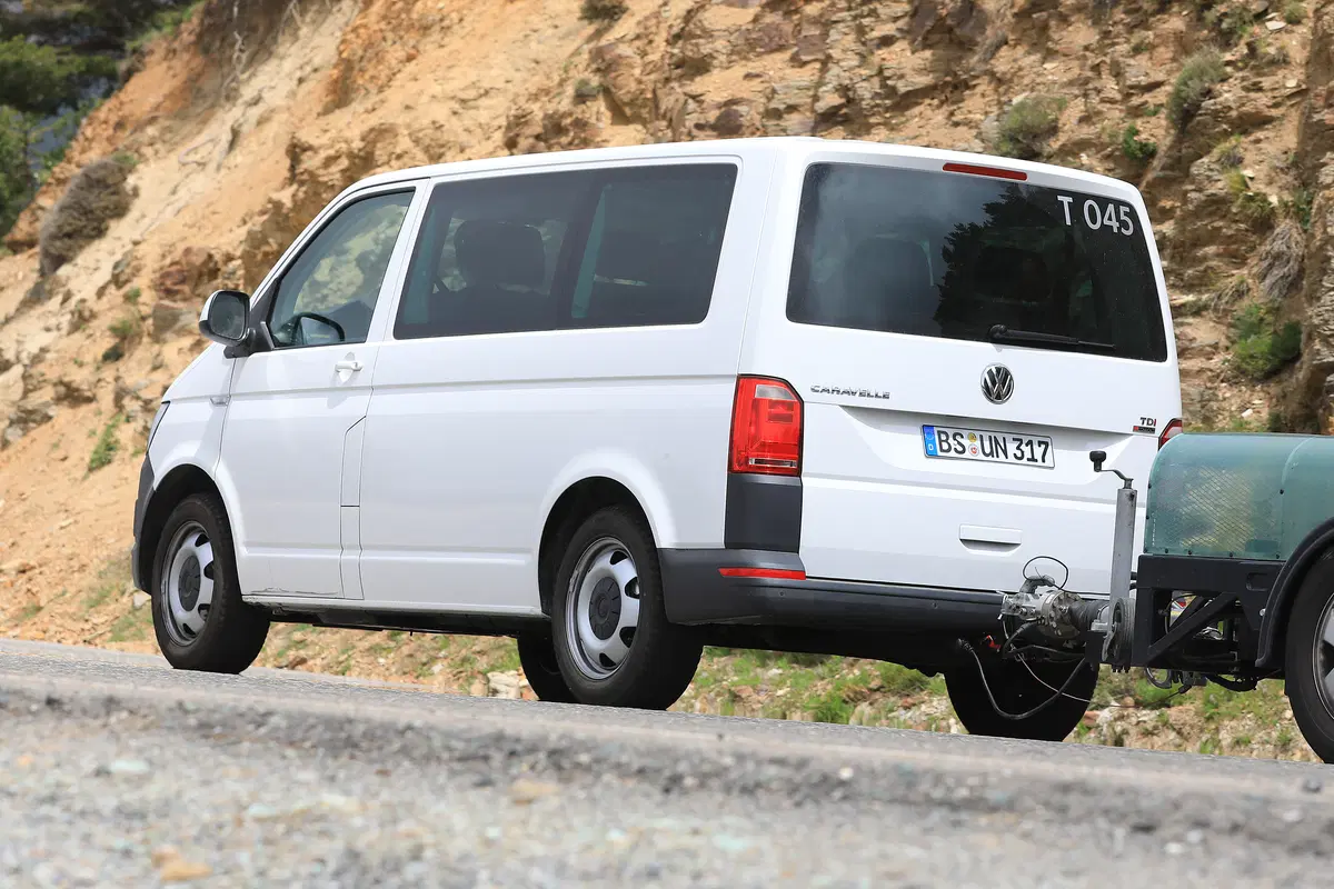Volkswagen T7: ecco i muletti in strada (8)