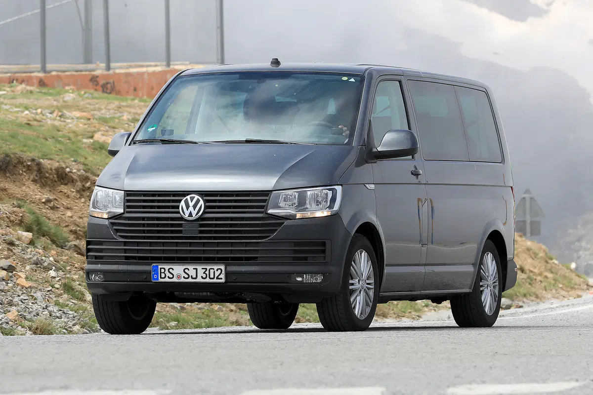 Volkswagen T7: ecco i muletti in strada (9)