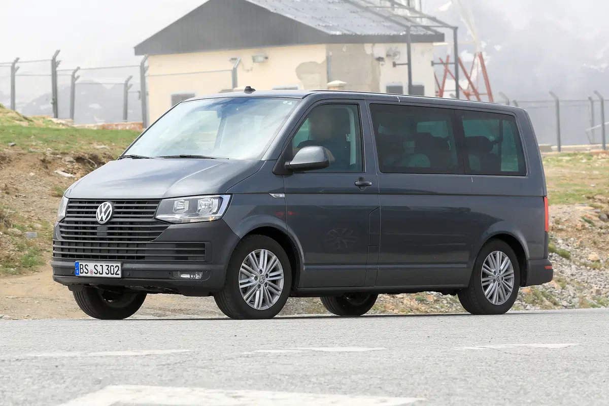 Volkswagen T7: ecco i muletti in strada (10)