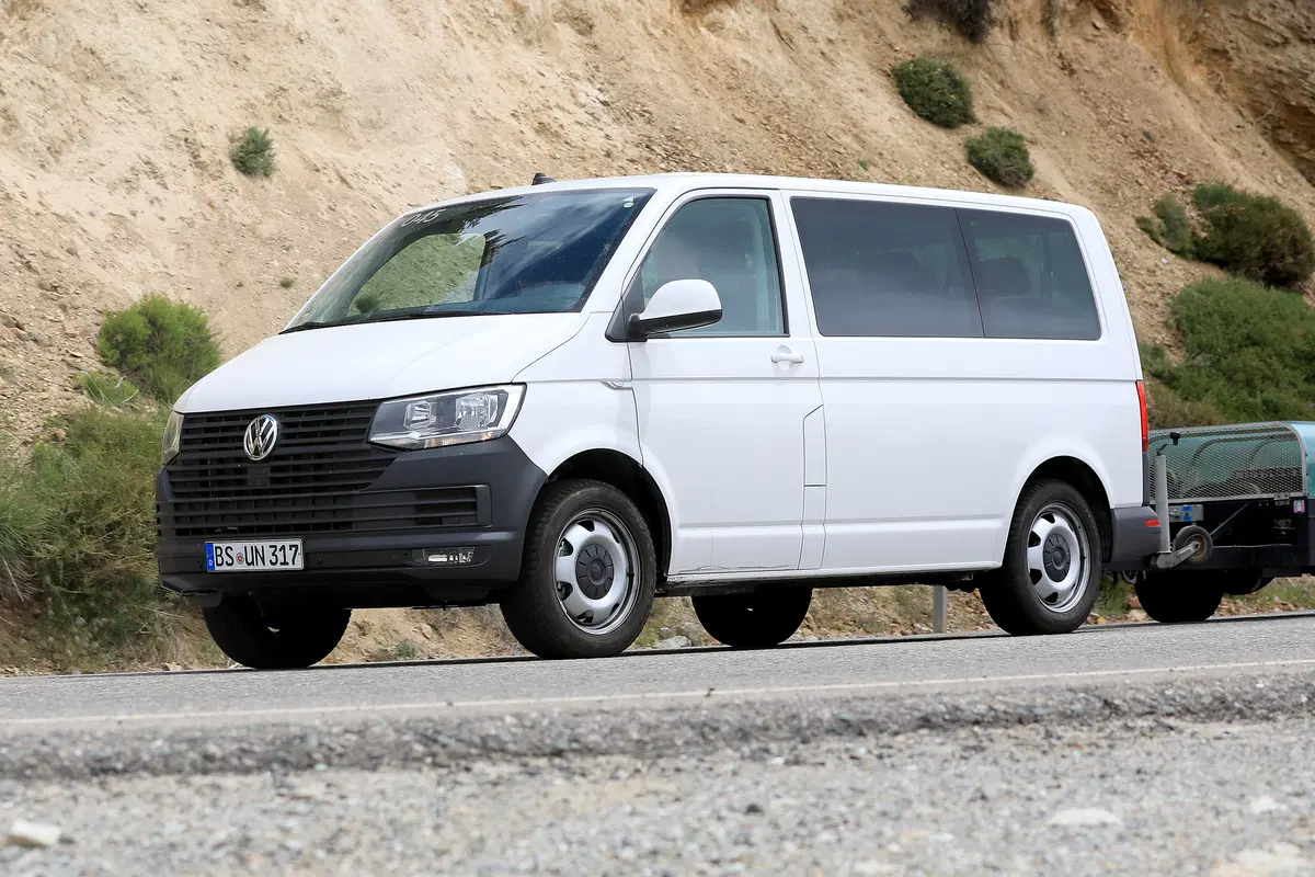 Volkswagen T7: ecco i muletti in strada (11)