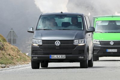 Volkswagen T7: ecco i muletti in strada