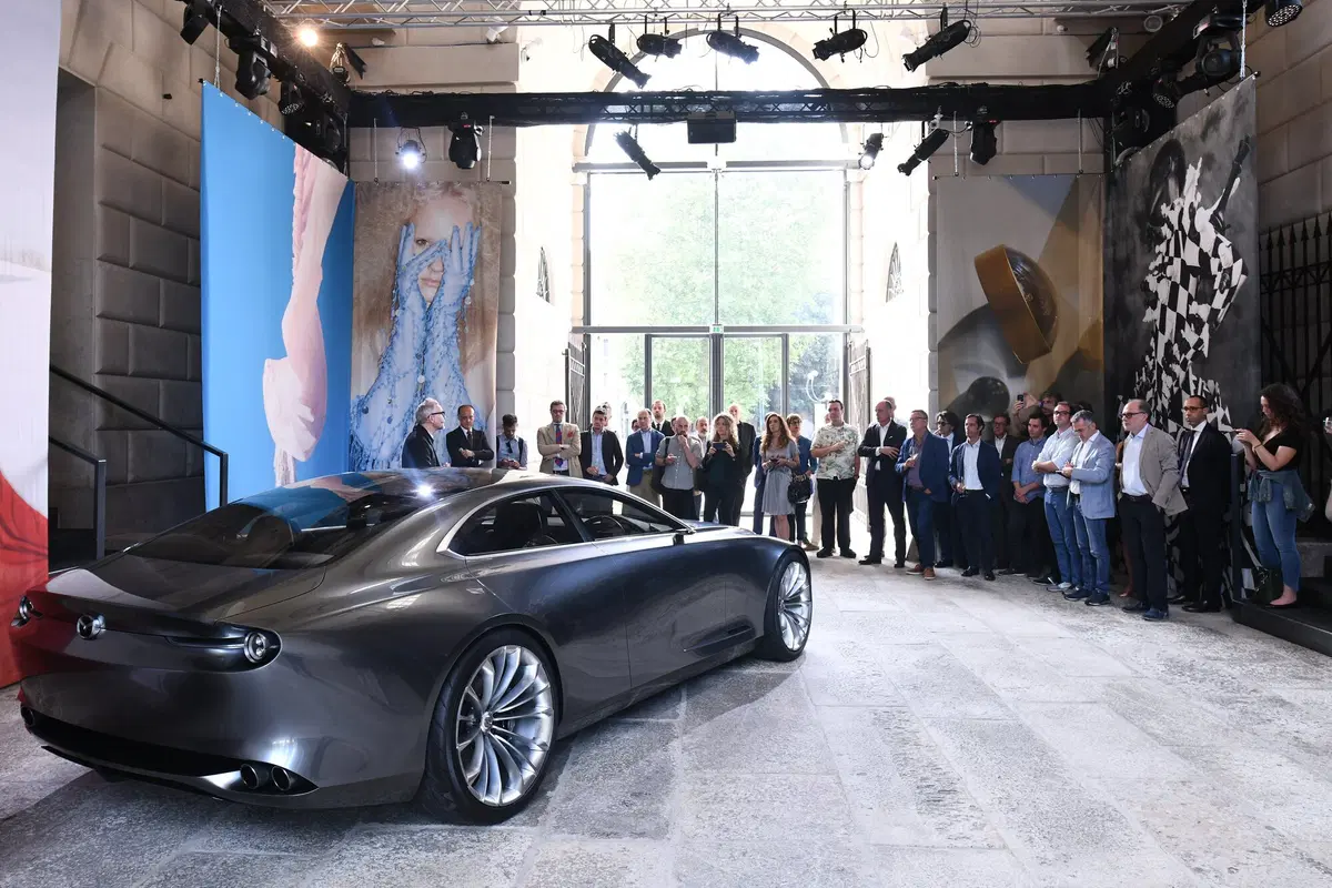 Mazda Vision Coupé a Milano, con il nuovo stile artistico della Casa giapponese [video] (2)