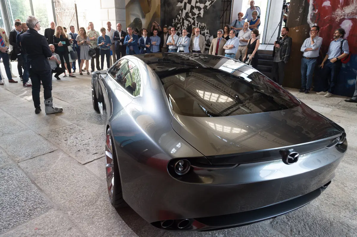 Mazda Vision Coupé a Milano, con il nuovo stile artistico della Casa giapponese [video] (7)