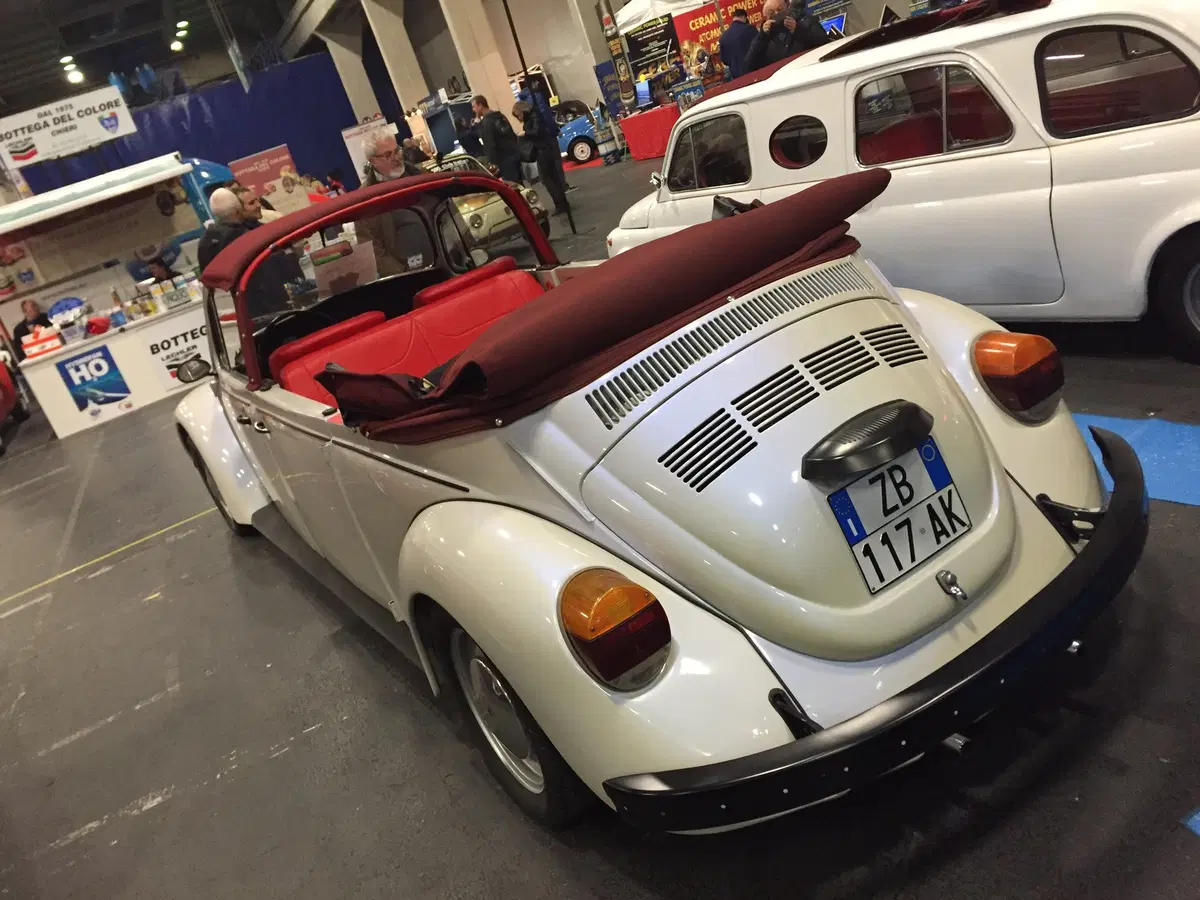 Automotoretrò 2016, le auto e le moto più assurde [Video] (9)