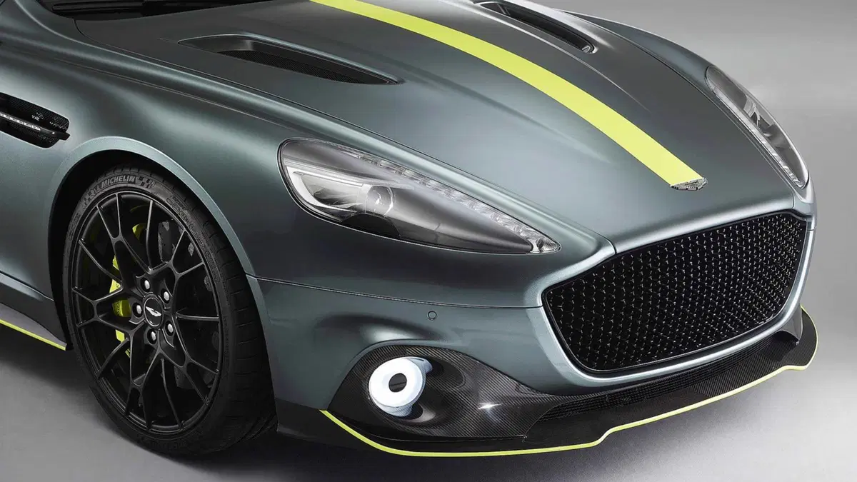 Aston Martin Rapide AMR, la serie limitata da 600 CV (10)