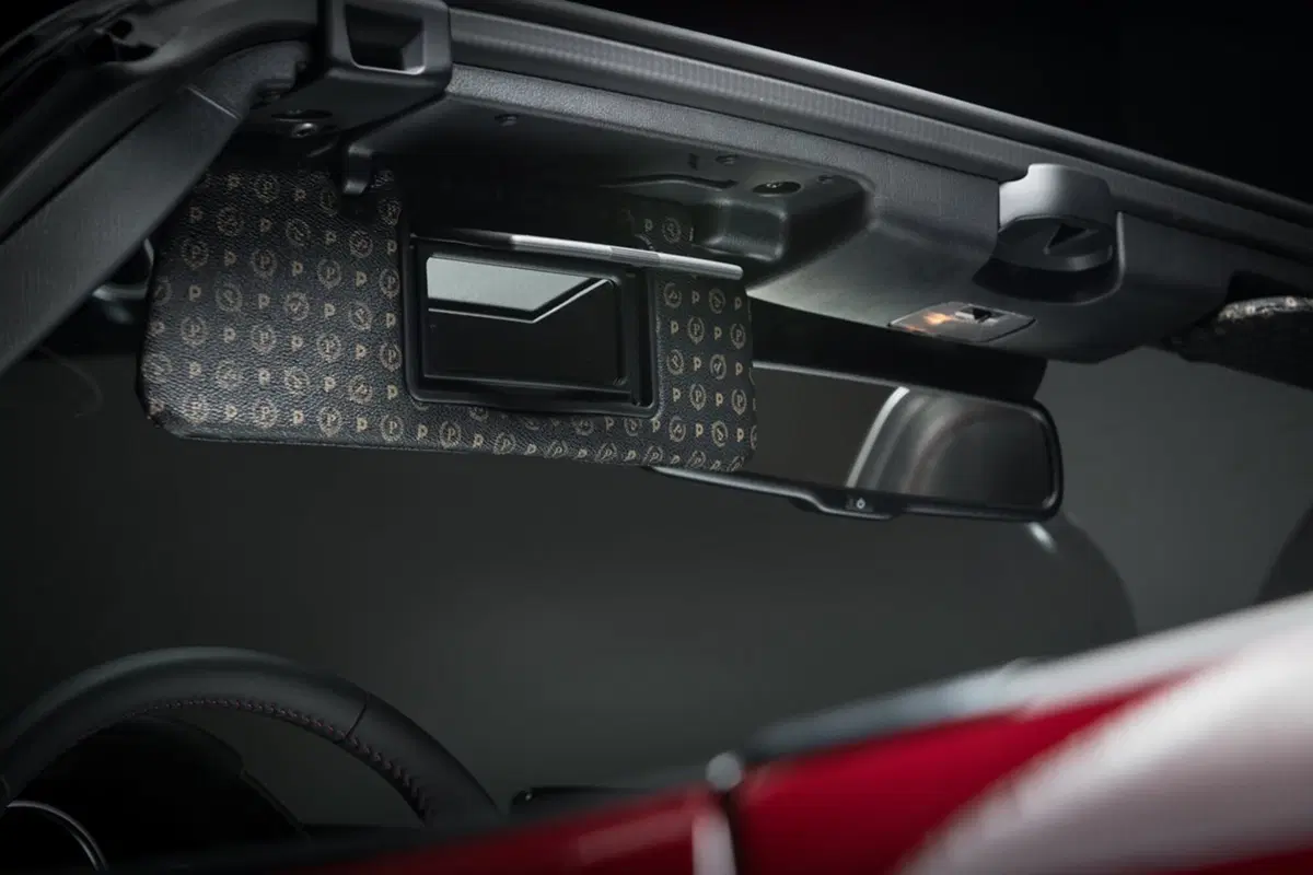 Mazda MX-5 Limited Edition Pollini Heritage (2)