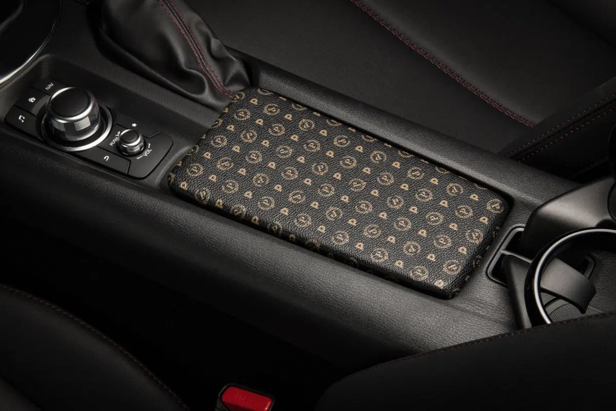 Mazda MX-5 Limited Edition Pollini Heritage (7)