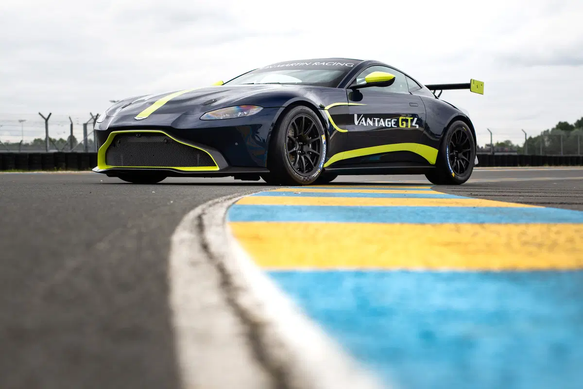 Aston Martin Vantage GT3 e GT4, debutto a Le Mans (2)