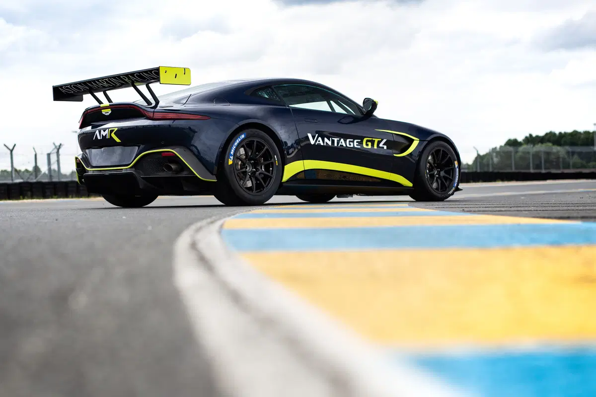 Aston Martin Vantage GT3 e GT4, debutto a Le Mans (5)