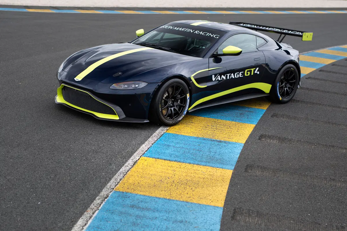 Aston Martin Vantage GT3 e GT4, debutto a Le Mans (8)