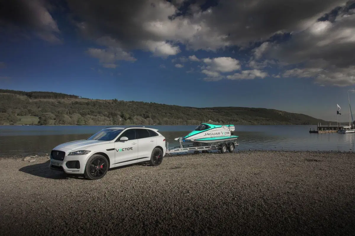 Jaguar: record del mondo di velocità per barche elettriche [Video] (5)