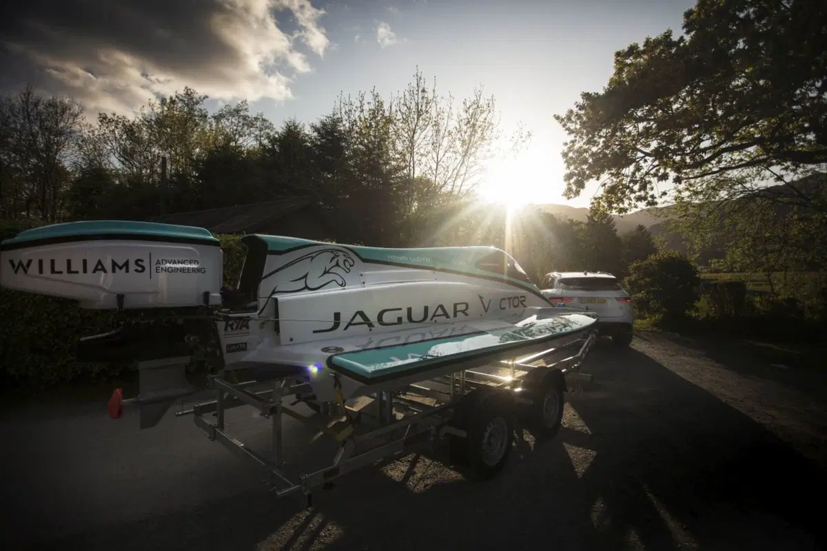 Jaguar: record del mondo di velocità per barche elettriche [Video] (6)