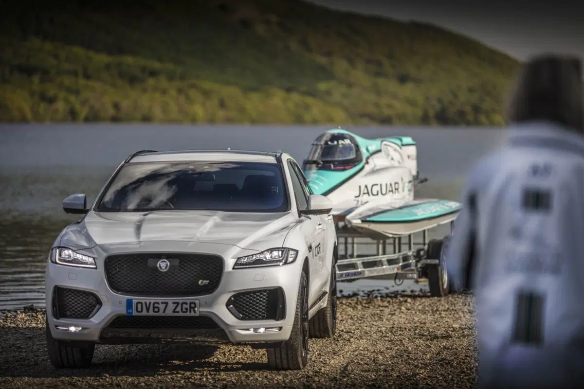 Jaguar: record del mondo di velocità per barche elettriche [Video] (10)