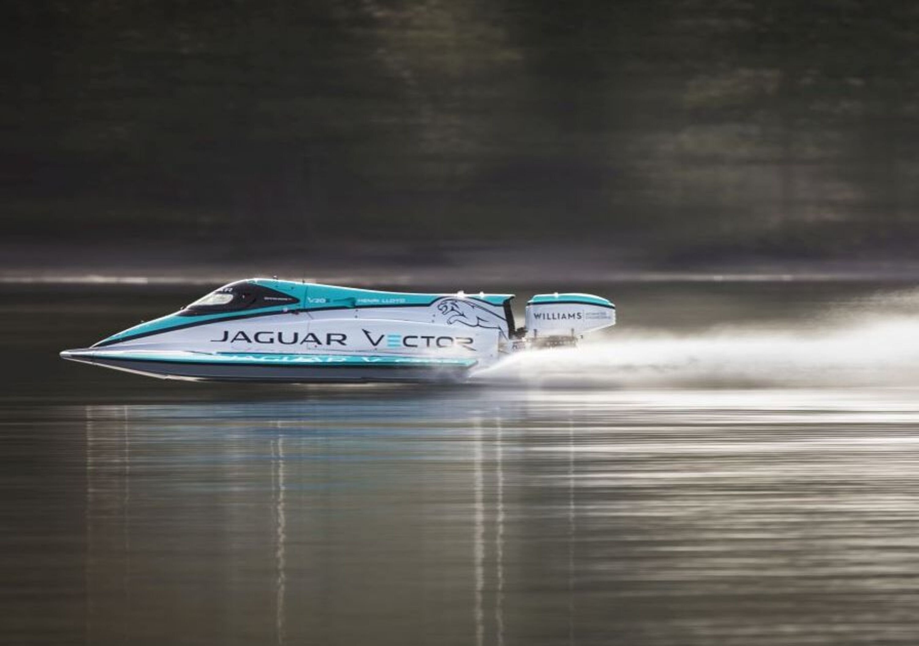 Jaguar: record del mondo di velocit&agrave; per barche elettriche [Video]