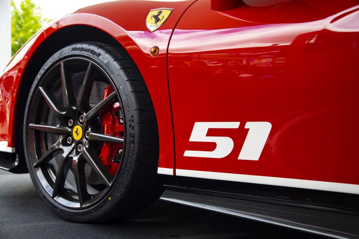 Ferrari 488 Pista “Piloti Ferrari”, dedicata a chi corre (10)