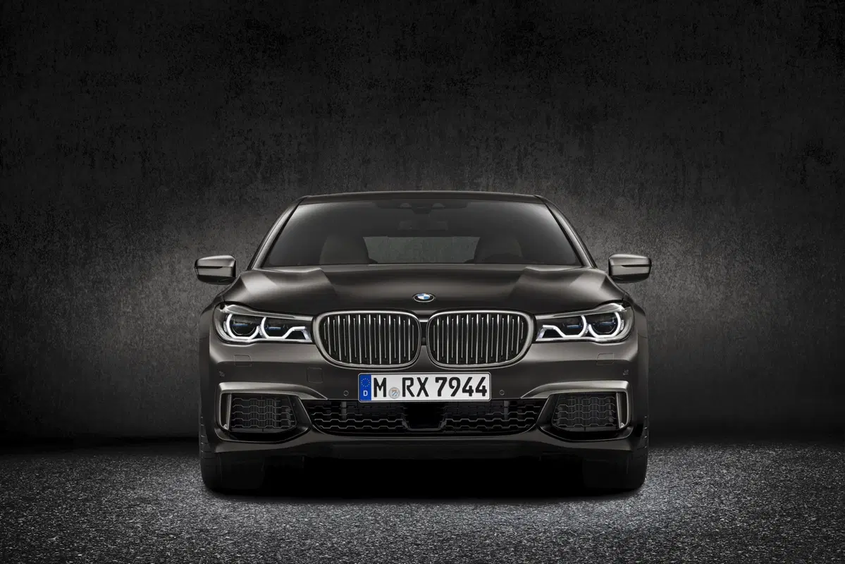 BMW M760i xDrive: per manager veloci (12)