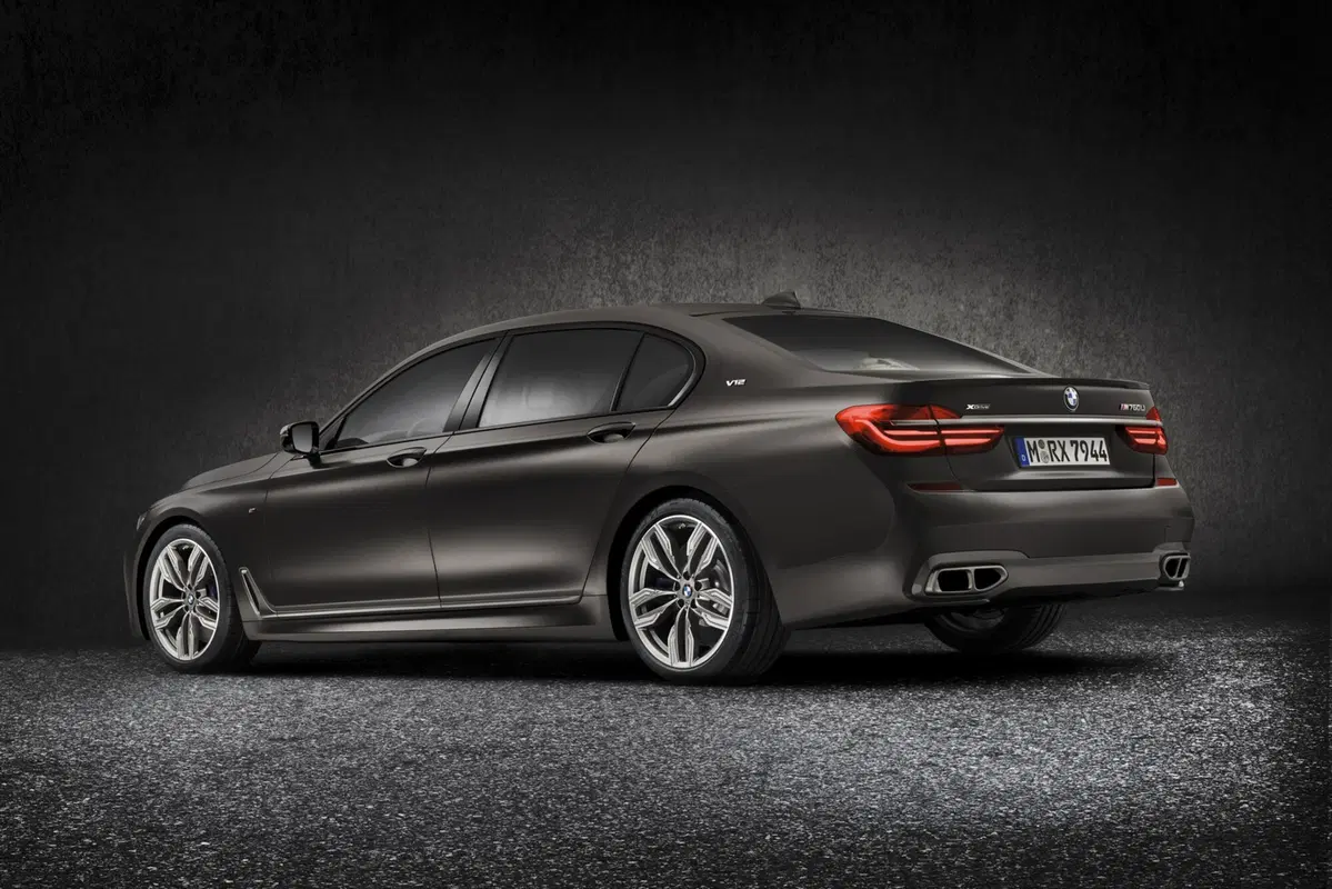 BMW M760i xDrive: per manager veloci (5)