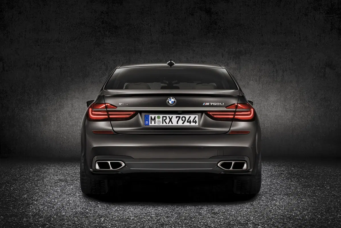 BMW M760i xDrive: per manager veloci (15)
