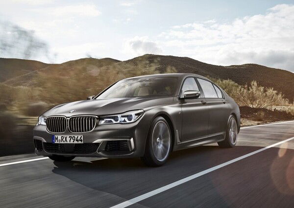 BMW M760i xDrive: per manager veloci