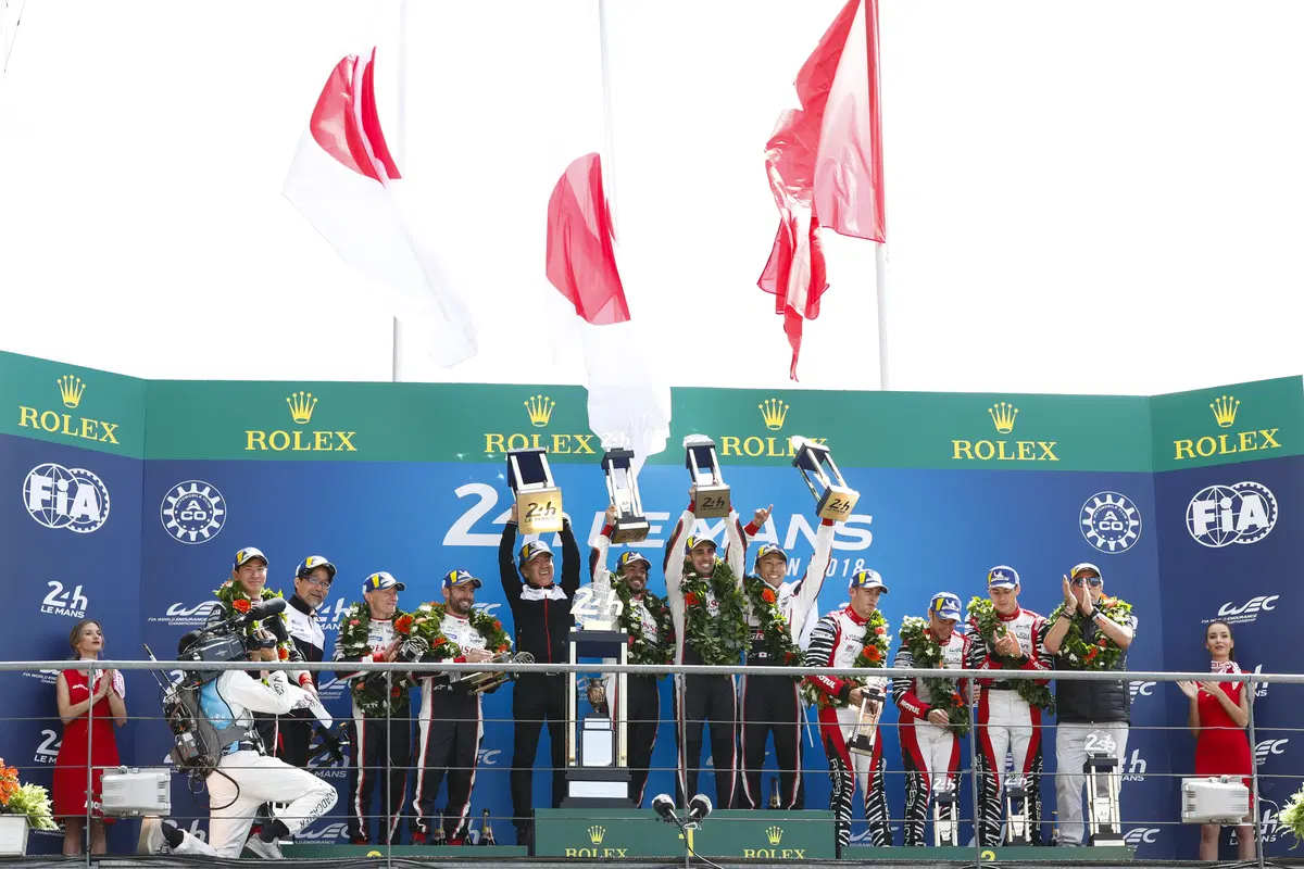 24 Ore di Le Mans, Doppietta Toyota: Alonso Nakajima e Buemi nella storia [video] (2)