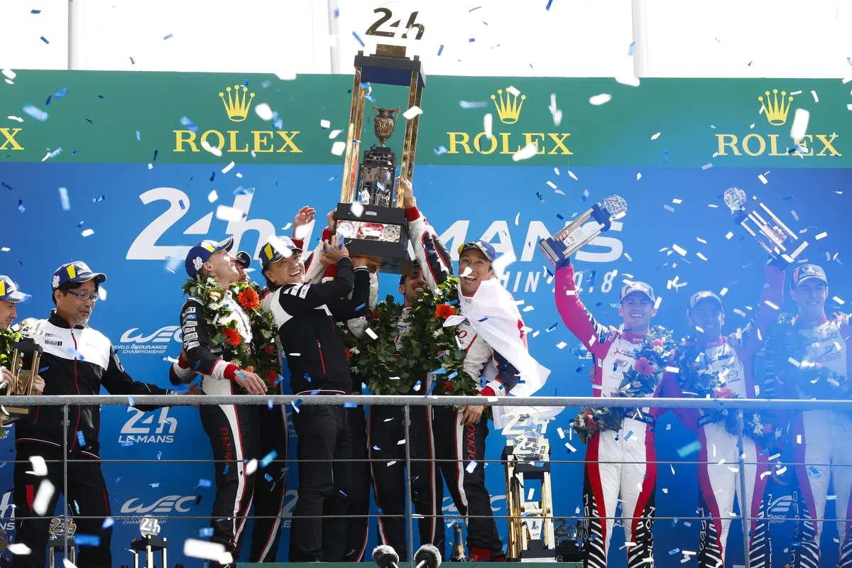 24 Ore di Le Mans, Doppietta Toyota: Alonso Nakajima e Buemi nella storia [video] (13)
