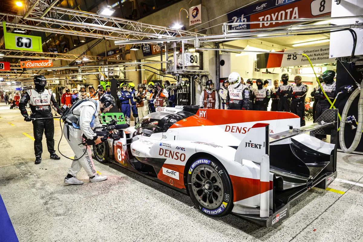 24 Ore di Le Mans, Doppietta Toyota: Alonso Nakajima e Buemi nella storia [video] (25)